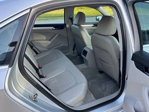 Used 2013 Volkswagen Passat TDI SE FWD image 21