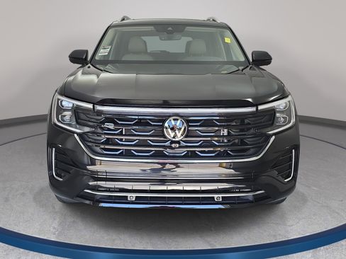 Used 2024 Volkswagen Atlas SEL Premium R-Line AWD/4WD image 2
