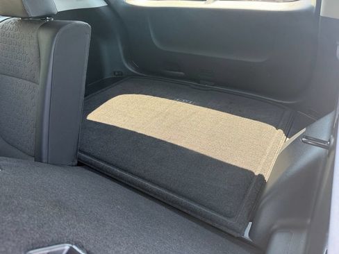 Used 2025 Kia Seltos S FWD image 13