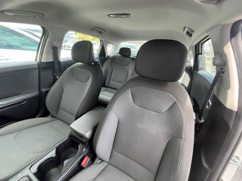 Used 2025 Kia K4 LXS FWD image 35