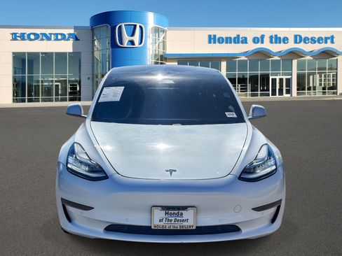 Used 2020 Tesla Model 3 Standard Range RWD image 2