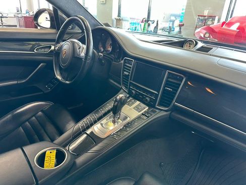 Used 2016 Porsche Panamera GTS image 38