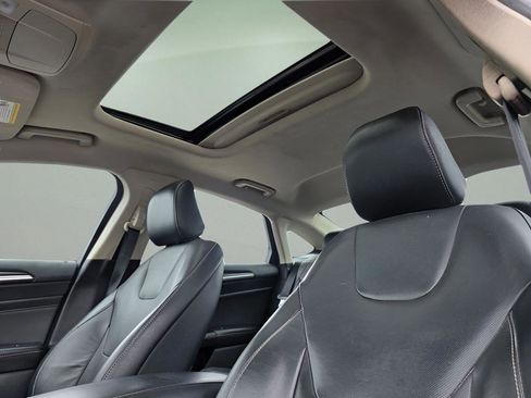 Used 2020 Ford Fusion Titanium image 19