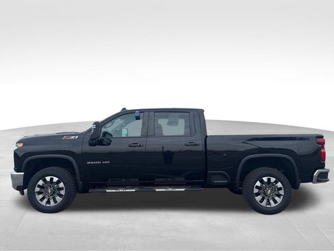 Used 2022 Chevrolet Silverado 2500 LT w/ Convenience Package AWD/4WD image 2
