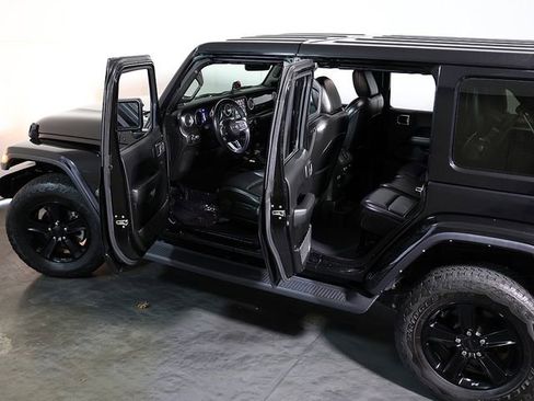 Used 2022 Jeep Wrangler Unlimited Sahara AWD/4WD image 5