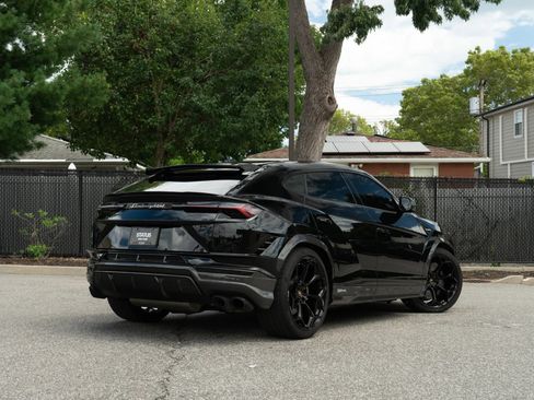Used 2024 Lamborghini Urus Performante AWD/4WD image 10