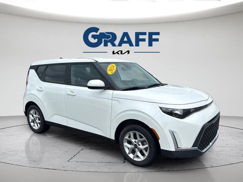 Used 2024 Kia Soul LX w/ Option Group 015 FWD image 10