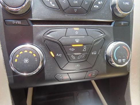 Used 2013 Ford Fusion SE FWD image 24