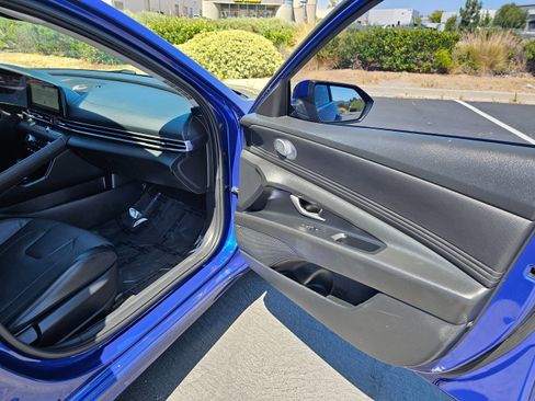 Used 2023 Hyundai Elantra Limited FWD image 26