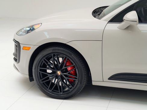 Used 2023 Porsche Macan GTS image 11