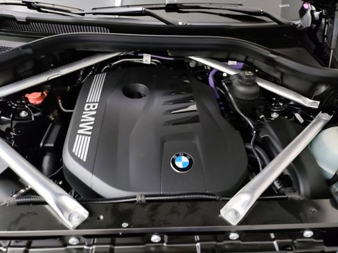 Used 2026 BMW X5 sDrive40i w/ M Sport Package image 28
