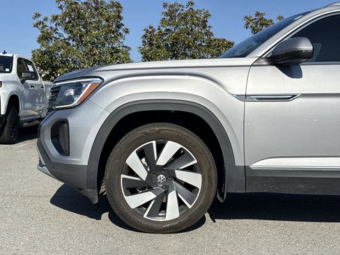 Used 2025 Volkswagen Atlas Cross Sport SEL image 9