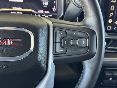 Certified 2025 GMC Sierra 1500 SLT AWD/4WD image 34