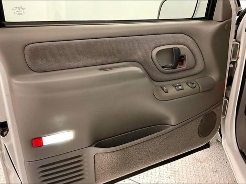 Used 1999 Chevrolet Tahoe 2WD 2-Door w/ Preferred Equipment Group image 15