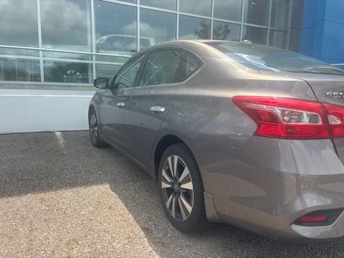 Used 2016 Nissan Sentra SL w/ Technology Package FWD image 4