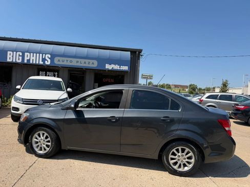 Used 2017 Chevrolet Sonic LT FWD image 3