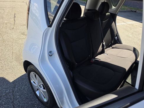 Used 2016 Kia Soul w/ Option Group 020 FWD image 33