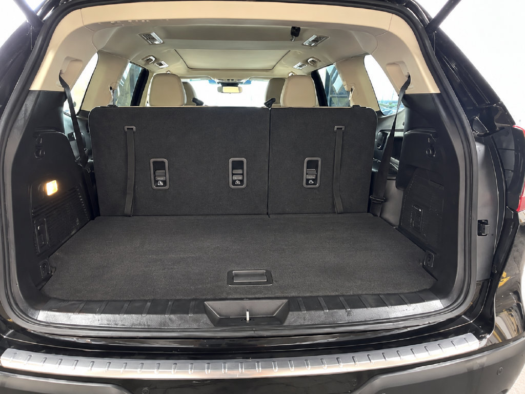 Used 2023 Subaru Ascent Limited w/ Technology Package AWD/4WD image 15