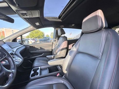 Used 2023 Honda Odyssey Sport image 13