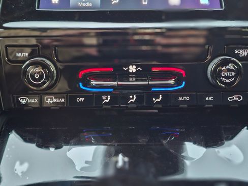 New 2026 Jeep Grand Cherokee Laredo image 13