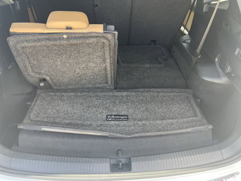 Used 2024 Volkswagen Tiguan SE image 30