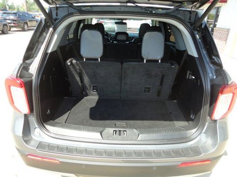 Used 2023 Ford Explorer XLT w/ Equipment Group 202A image 14