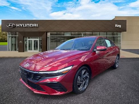Certified 2025 Hyundai Elantra Limited FWD image 1