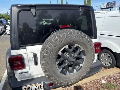 Used 2024 Jeep Wrangler Unlimited Rubicon 4xe AWD/4WD image 3