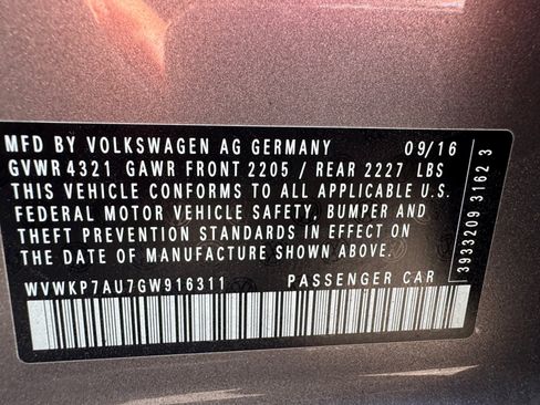 Used 2016 Volkswagen e-Golf SE w/ DC Fast Charging Package FWD image 16