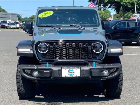 Used 2024 Jeep Wrangler Unlimited AWD/4WD image 3