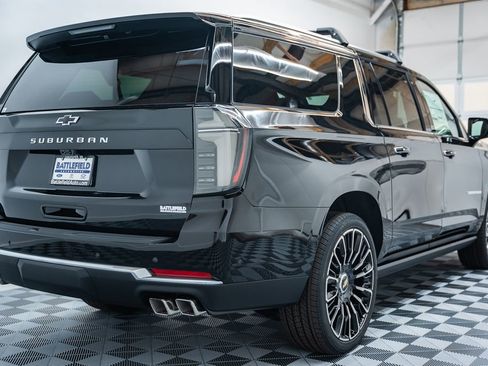 New 2026 Chevrolet Suburban High Country AWD/4WD image 4
