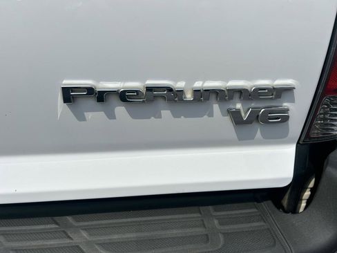 Used 2014 Toyota Tacoma PreRunner w/ TRD Off-Road Package image 12