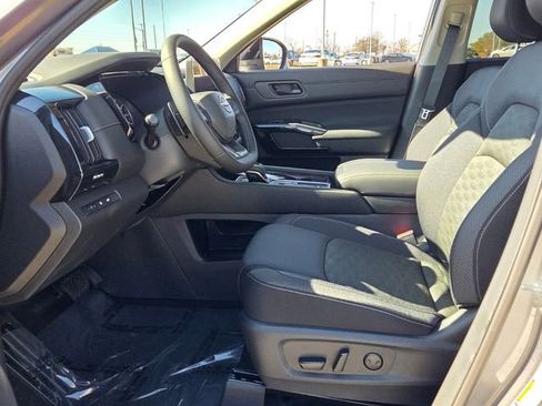 New 2026 Nissan Pathfinder SV image 5