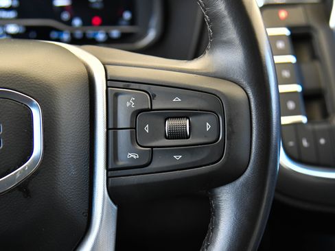 Used 2023 GMC Yukon XL SLE image 34