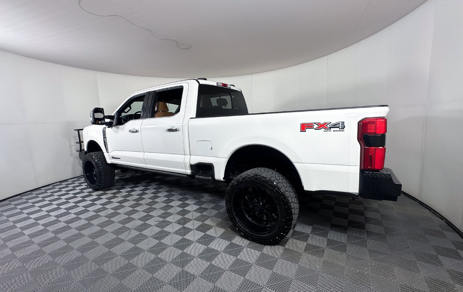 Used 2024 Ford F250 Platinum AWD/4WD image 4