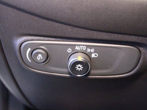 Certified 2022 Chevrolet Equinox RS w/ Infotainment Package image 22