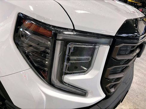 Used 2024 GMC Sierra 1500 AT4X image 34