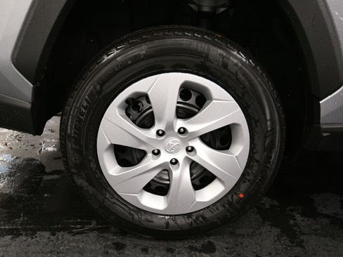 Used 2025 Toyota RAV4 LE image 29