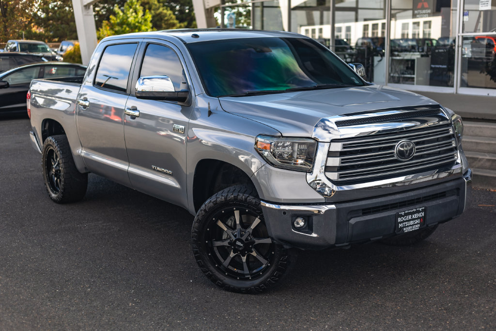 Used 2018 Toyota Tundra Limited w/ Limited Premium Package AWD/4WD image 2