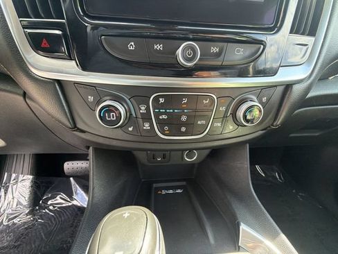 Used 2018 Chevrolet Traverse Premier AWD/4WD image 18