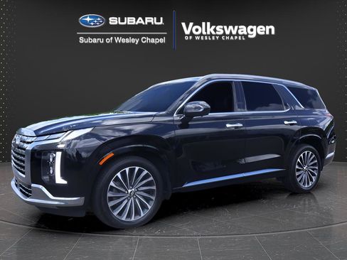 Used 2024 Hyundai Palisade Calligraphy FWD image 3