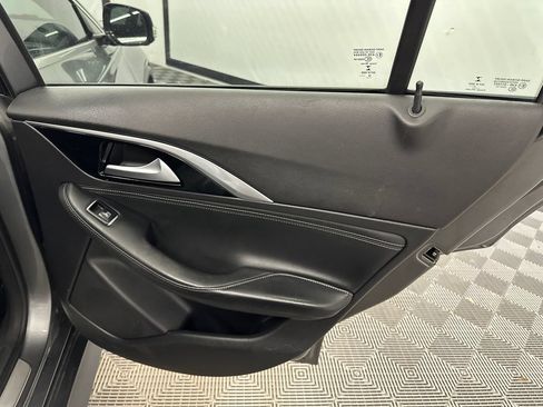 Used 2019 INFINITI QX30 AWD w/ Navigation Package image 17
