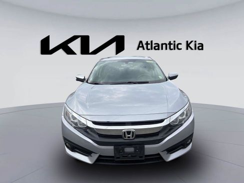 Used 2017 Honda Civic EX-T image 2