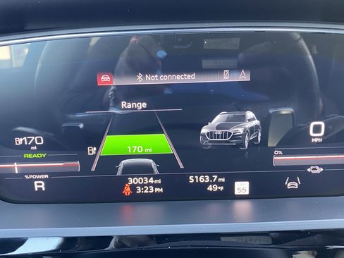 Used 2022 Audi e-tron S Premium Plus image 22