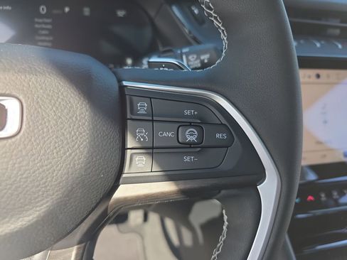 New 2026 Jeep Grand Cherokee Altitude AWD/4WD image 18