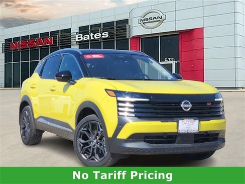 Certified 2025 Nissan Kicks SR image 1