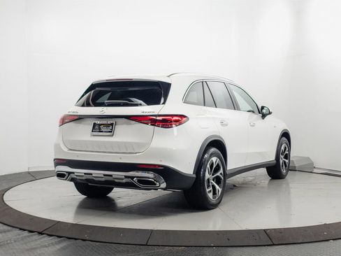 Used 2025 Mercedes-Benz GLC 350e 4MATIC image 30