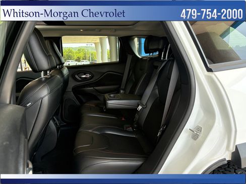 Used 2020 Jeep Cherokee Trailhawk w/ Comfort/Convenience Group AWD/4WD image 30