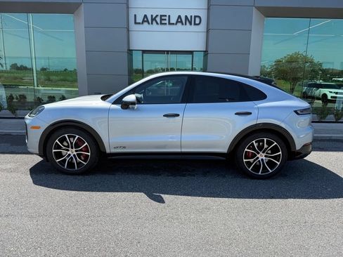 Used 2025 Porsche Cayenne GTS AWD/4WD image 1