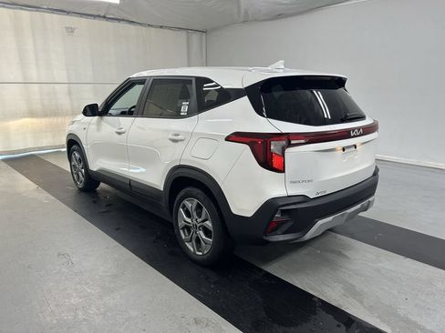 Used 2024 Kia Seltos LX AWD/4WD image 7